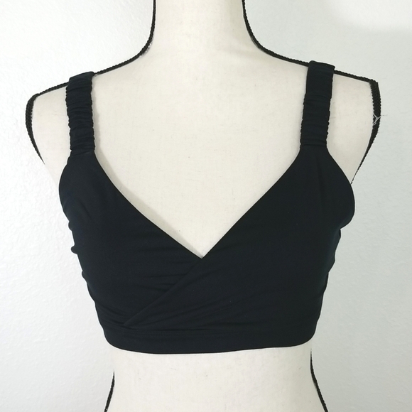 FABLETICS Criss-Cross Front Black Bra, size Medium - Picture 1 of 7